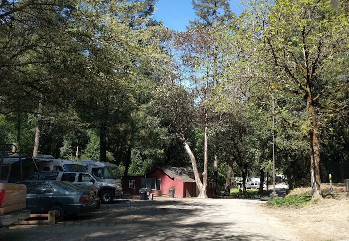 Creekside Cabins & Rv Resort Picture 7