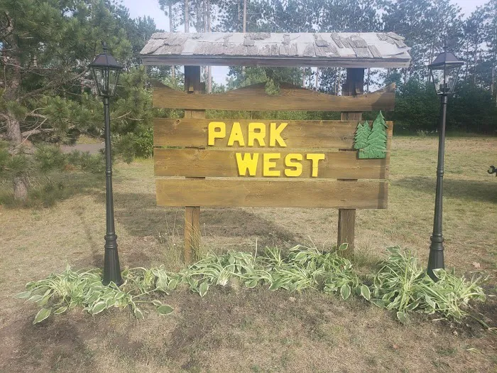 Park West Mobile Home Park Picture 9