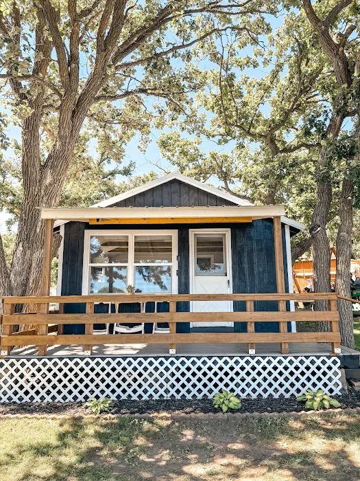 Royal Oaks RV Resort Picture 2