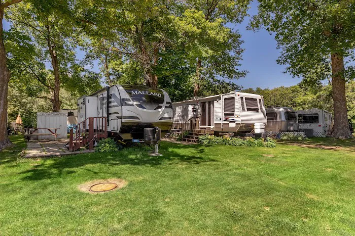 Loaf N Leisure Resort and RV Park Picture 9