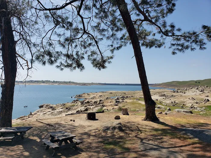 Valley Oak Campground Picture 6