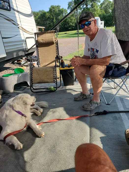 Happy Ours Rv Park Picture 8