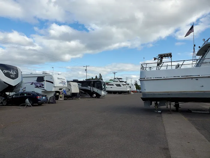 Lakehead Boat Basin Picture 6