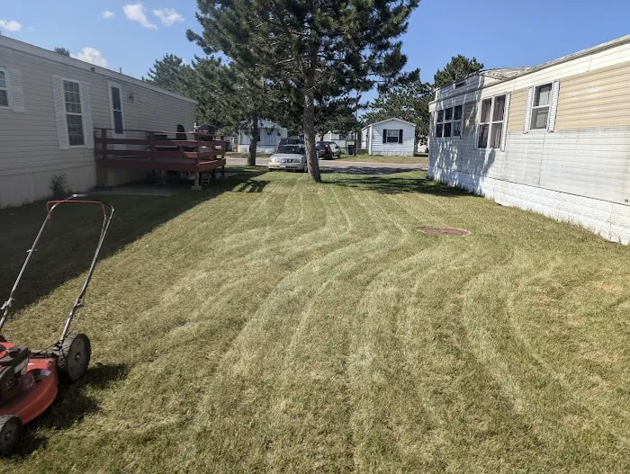 Hillcrest Manor MHC Picture 8