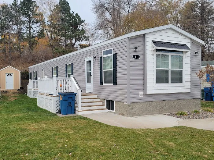 Skyline Village Mobile Home Park Picture 2