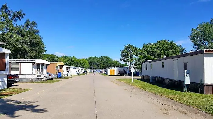 Audubon Mobile Home Park Picture 7