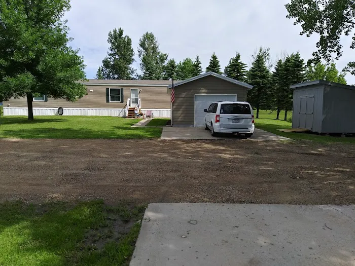 Country Manor Mobile Home Park Picture 2