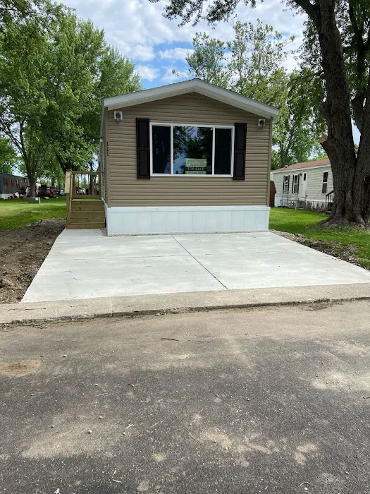 Rolling Green Estates Picture 2