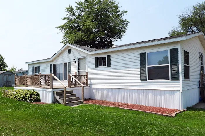 Hyde Park Manufactured Housing Community Picture 3