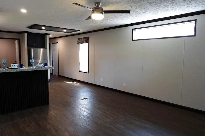 Hyde Park Manufactured Housing Community Picture 9