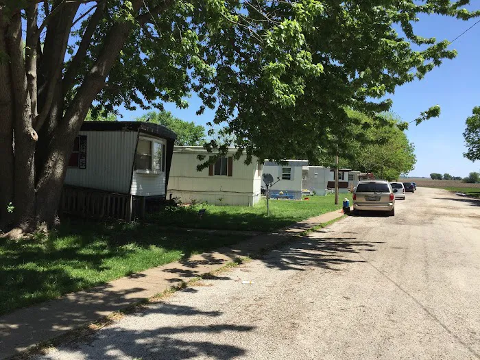 Blue Mound Mobile Home Park Picture 2