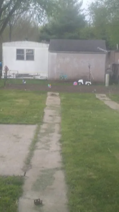 Blue Mound Mobile Home Park Picture 5