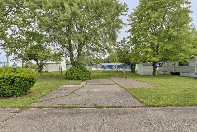 Carriage Estates Mobile Home Park - Bement Picture 7