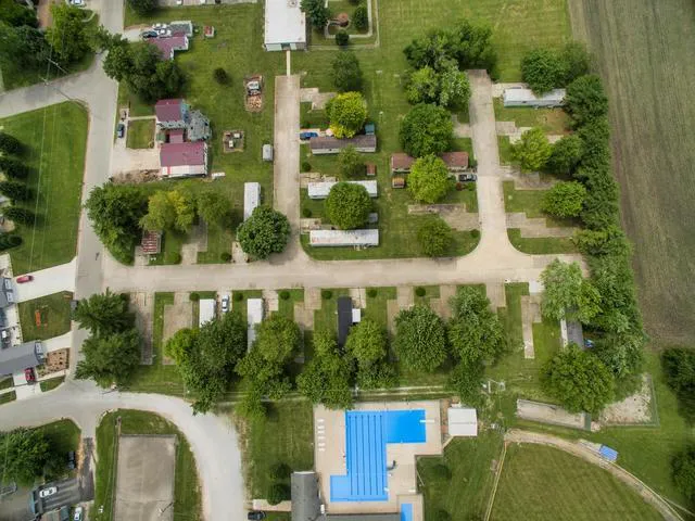 Carriage Estates Mobile Home Park - Bement Picture 8