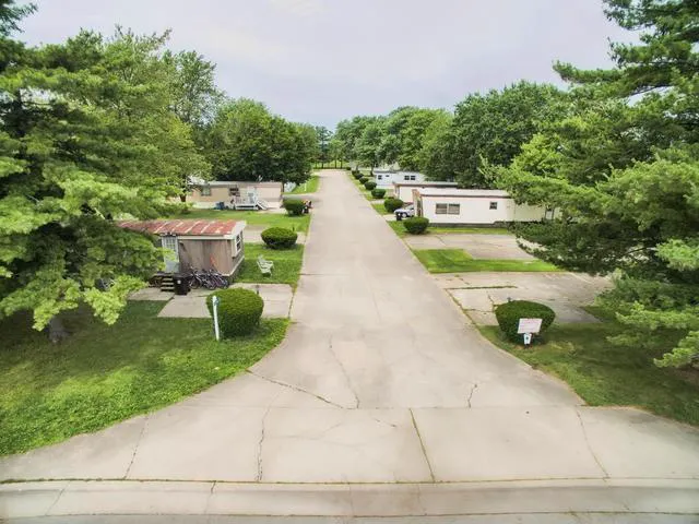 Carriage Estates Mobile Home Park - Bement Picture 5