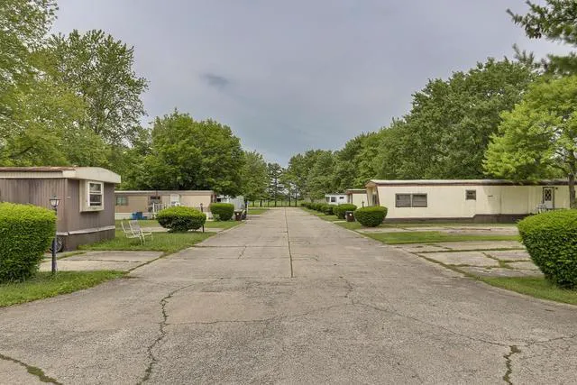 Carriage Estates Mobile Home Park - Bement Picture 6