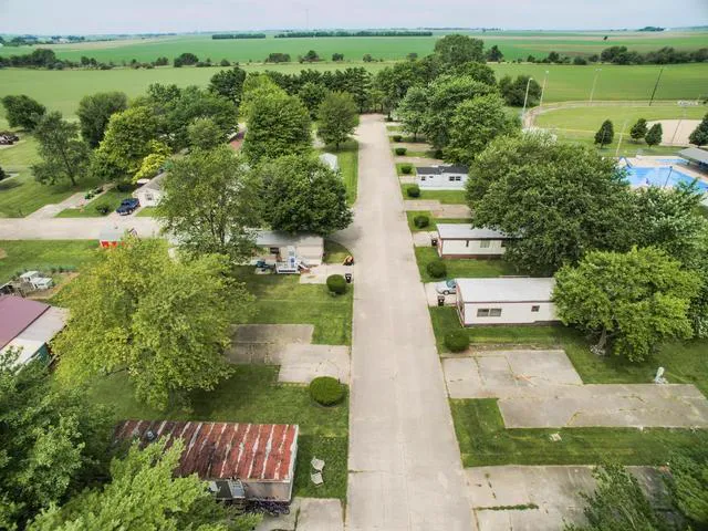 Carriage Estates Mobile Home Park - Bement Picture 10