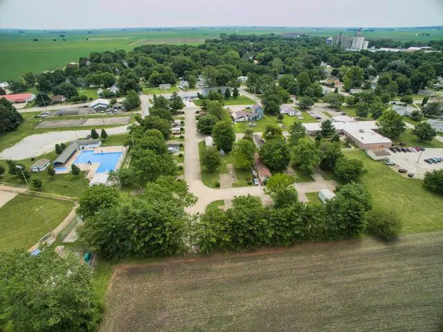Carriage Estates Mobile Home Park - Bement Picture 9