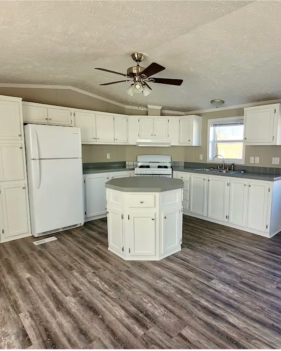 Taylorville Valley View Mobile Home Park Picture 3