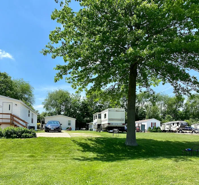 Oakwood RV Park & Campgrounds Picture 4