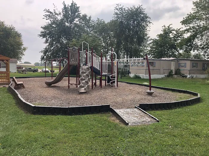The Oaks Mobile Home Park Picture 5