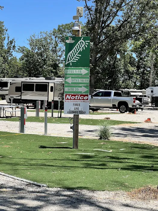 Oak Terrace RV Resort Picture 7