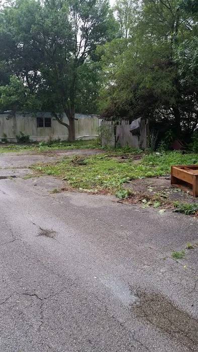 Brittany Court Picture 1