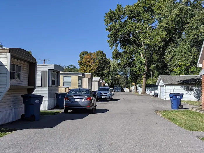 Sunset Park Mobile Home Community Picture 8