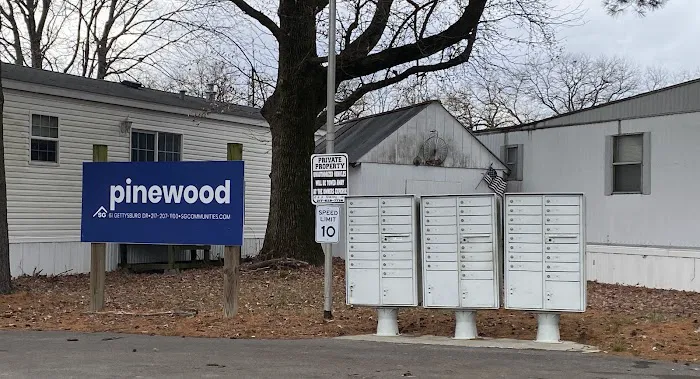 Pinewood Mobile Home Community Picture 4
