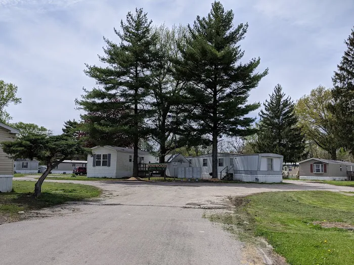 Pinewood Mobile Home Community Picture 10