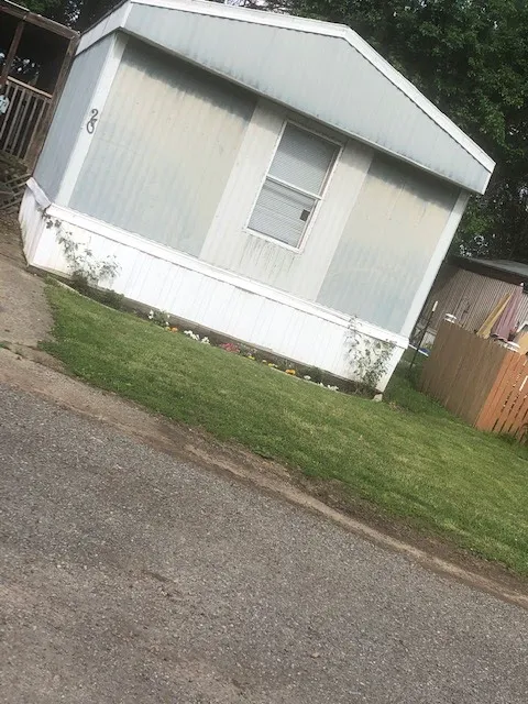 Whispering Pines Mobile Home Park Picture 7