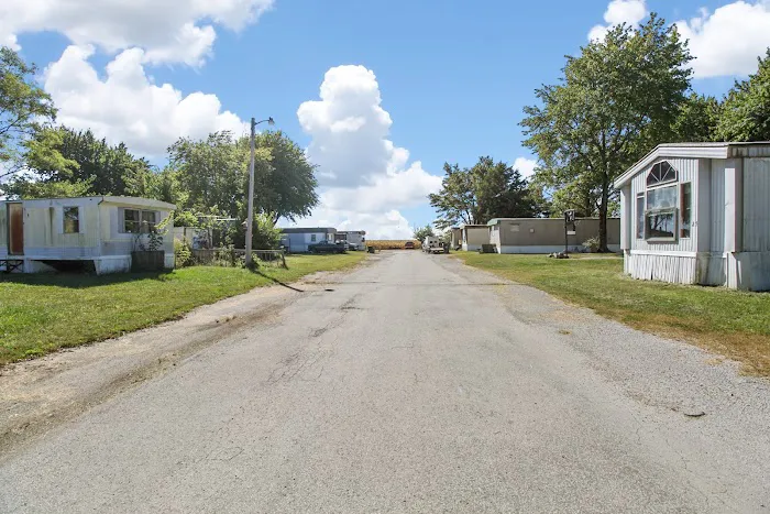 Lakeland Estates Mobile Home and RV Park Picture 2