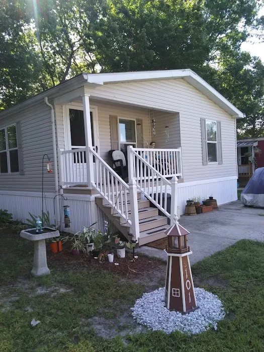 Oak Tree Manufactured Home Community Picture 3