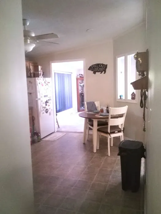 Oak Tree Manufactured Home Community Picture 6