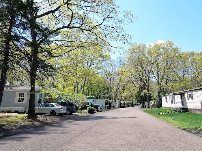 East Hampton Village Manufactured Home Community Picture 9