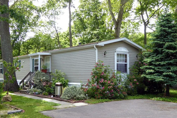 East Hampton Village Manufactured Home Community Picture 10