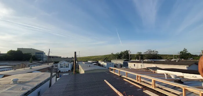 Lincoln Village Picture 8