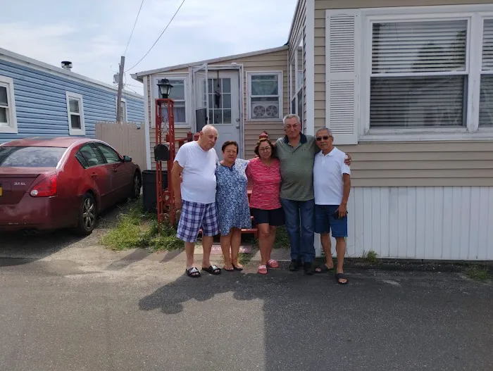 Lincoln Village Picture 9