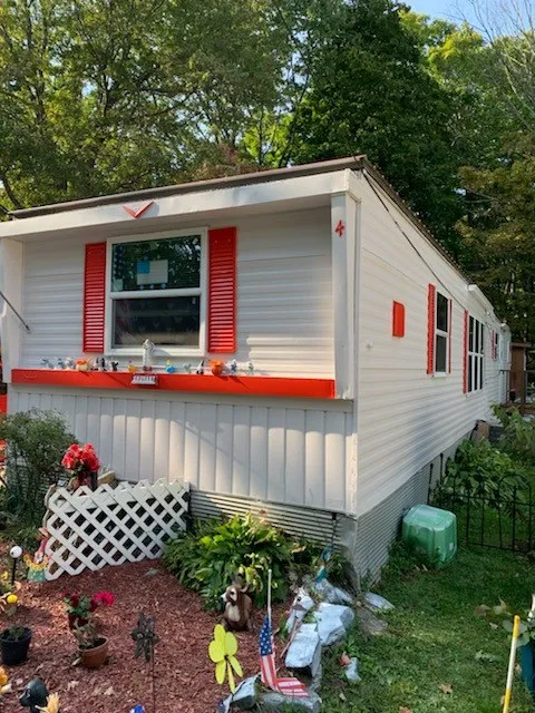 Pine Haven Mobile Home Community Picture 7