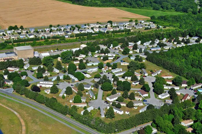 Clayton Court Mobile Home Community Picture 1