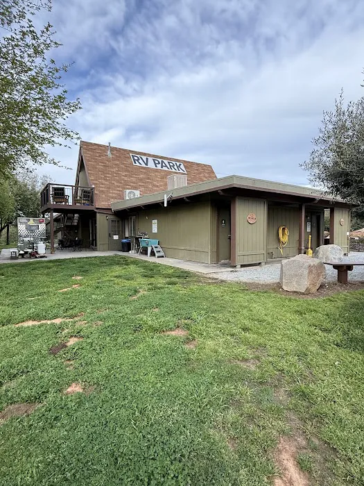 Lemon Cove Village RV Park Campground Picture 3