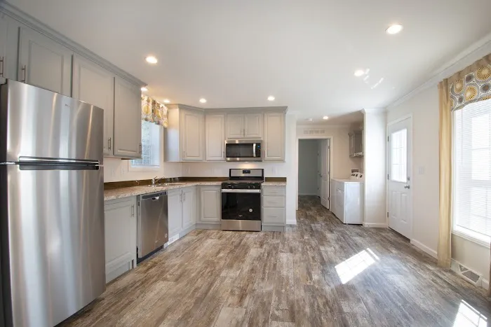 De In Park Sales - Investors Realty Inc. Picture 6