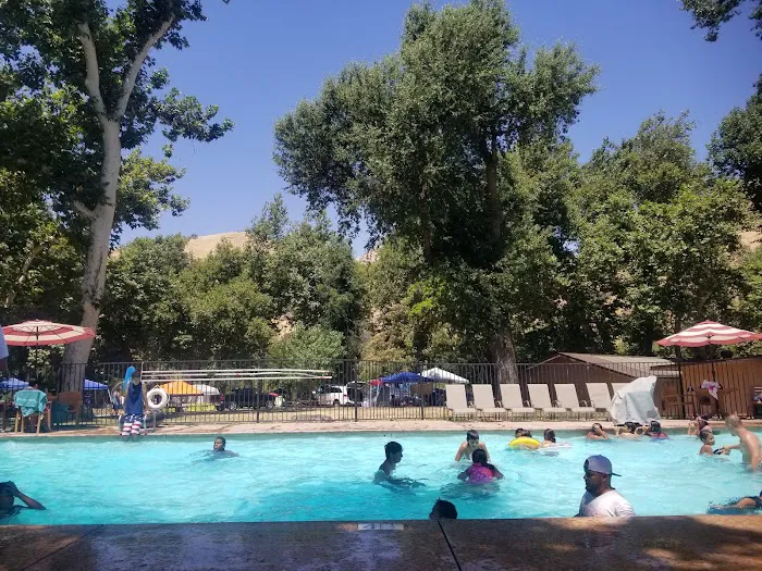 Sequoia Campground & Lodge Picture 3