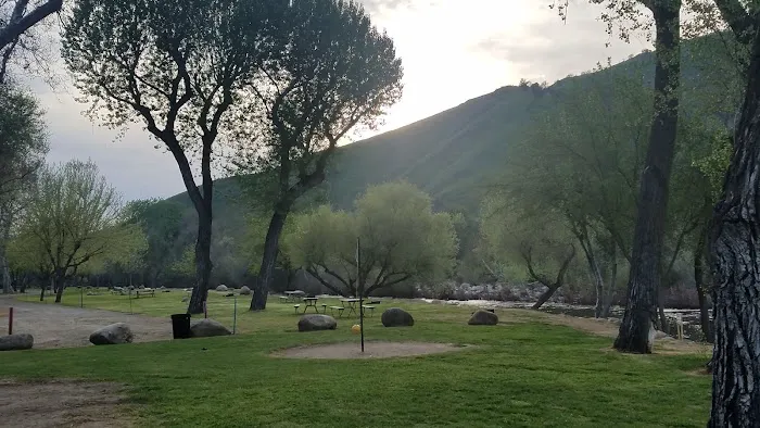 Sequoia Campground & Lodge Picture 9