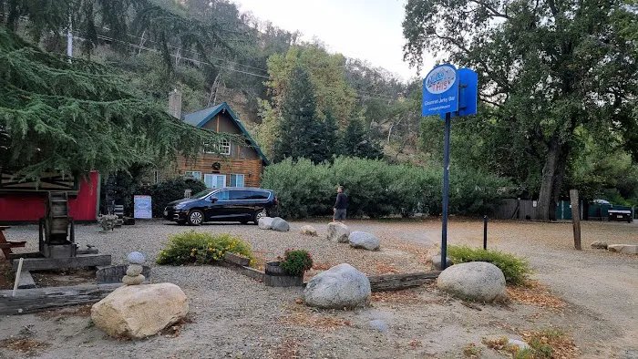 Kaweah Oaks Campground Picture 2