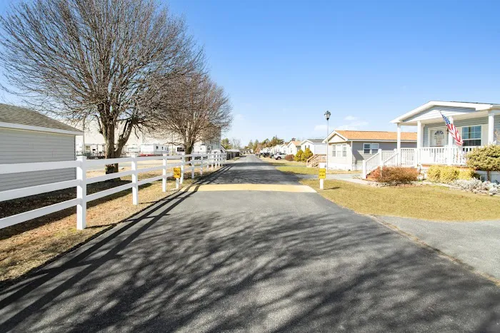 Colonial East Manufactured Home Community Picture 3