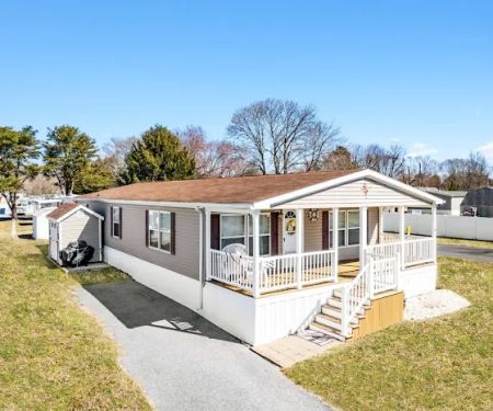 Colonial East Manufactured Home Community