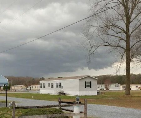 Country Living Mobile Court