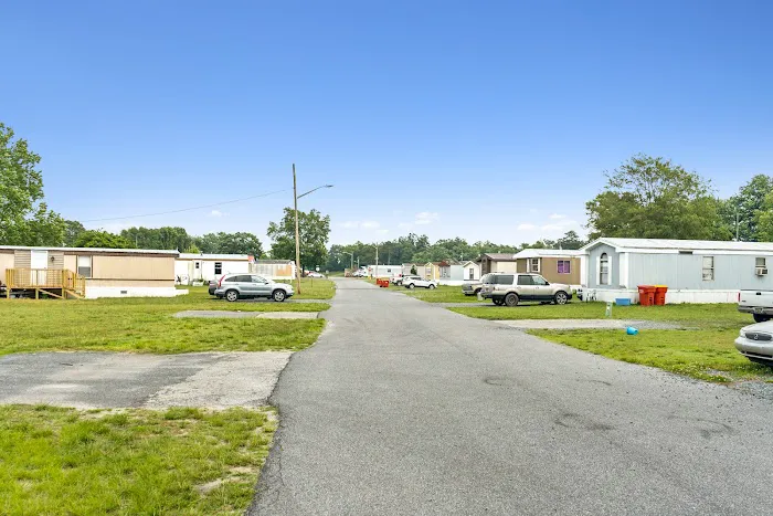 Sussex Manor Mobile Home Park Picture 3