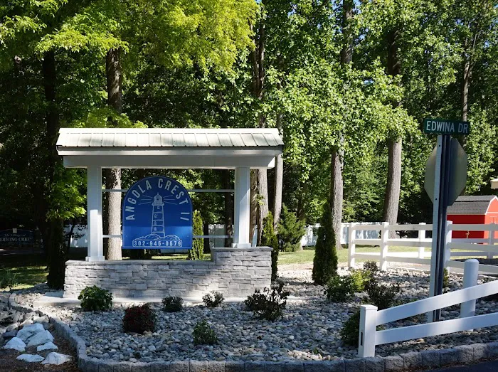 Angola Crest II Picture 3